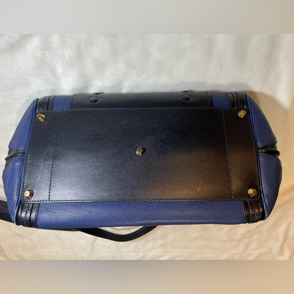 Chloe Small Navy Alice 💙 - Picture 5 of 16